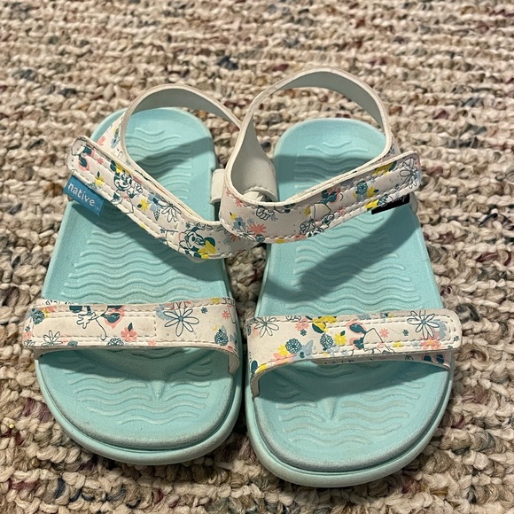 Disney x Native sandals - Picture 1 of 3